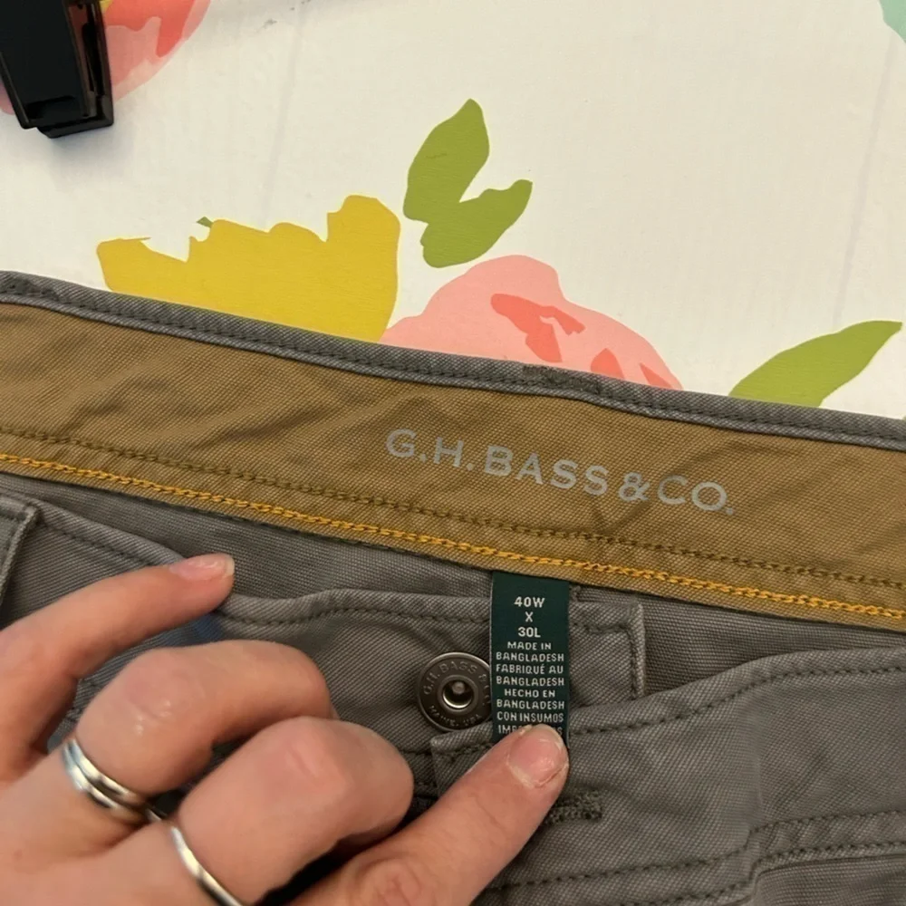 G.H. BASS & CO. 40W 30L Gray Cargo Pants